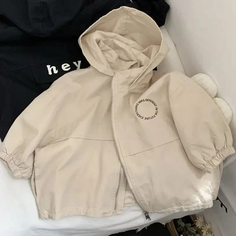 Mini Fashion – Wetterfest & Leicht – Windjacke mit Kapuze