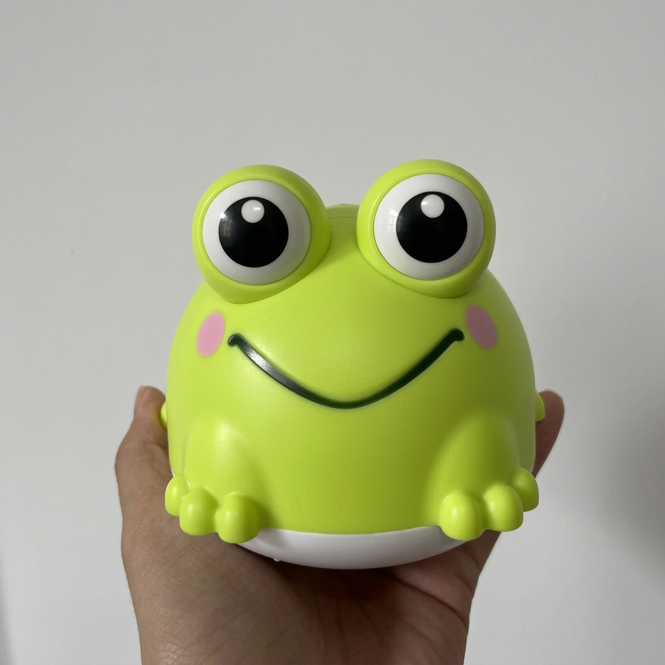 FrogSplash – Fröhlich & interaktiv – Automatischer Trinkbrunnen