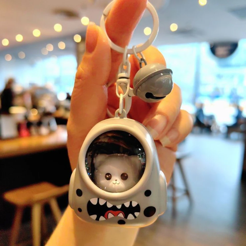 Glowing Astronaut Charm – Niedlich & Leuchtend – Astronauten-Taschenanhänger