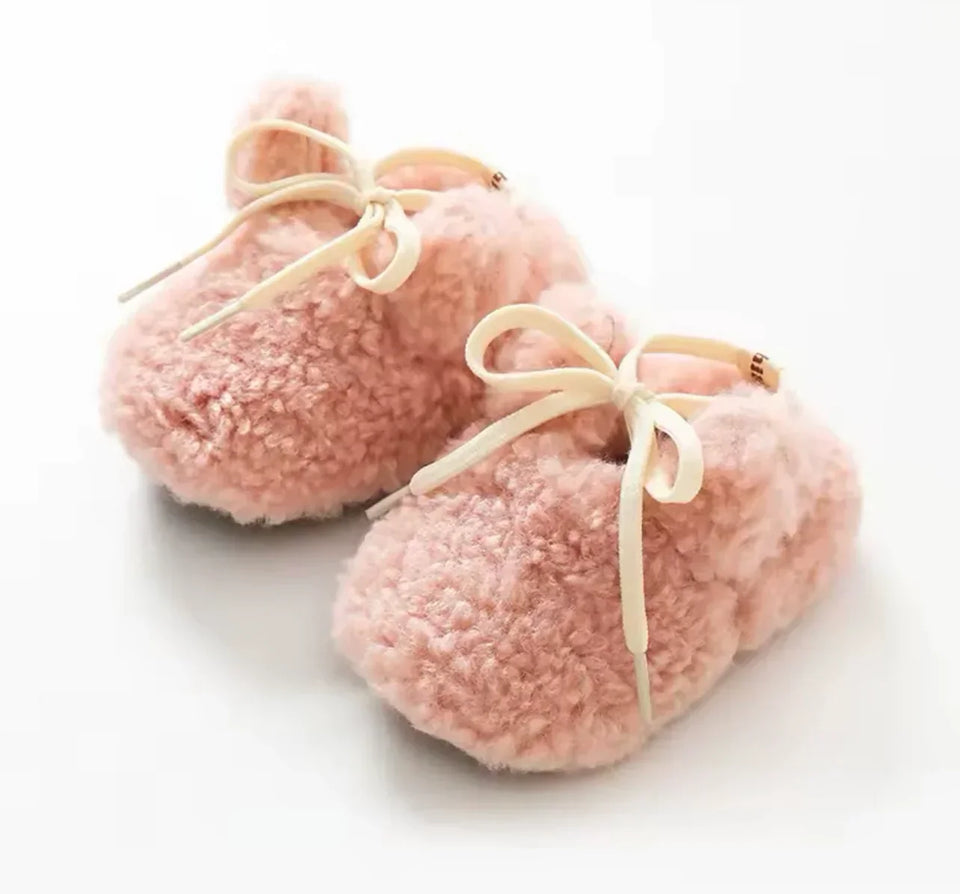 SnuggleBunny – Warm & Sicher – Rutschfeste Hasen-Hausschuhe