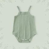 Summer Bodysuit – Leicht & bequem – Gestrickter Baby-Strampler