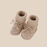 SnuggleSteps – Warm & Weich – Gestrickte Babyschuhe