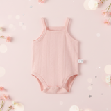 Summer Bodysuit – Leicht & bequem – Gestrickter Baby-Strampler