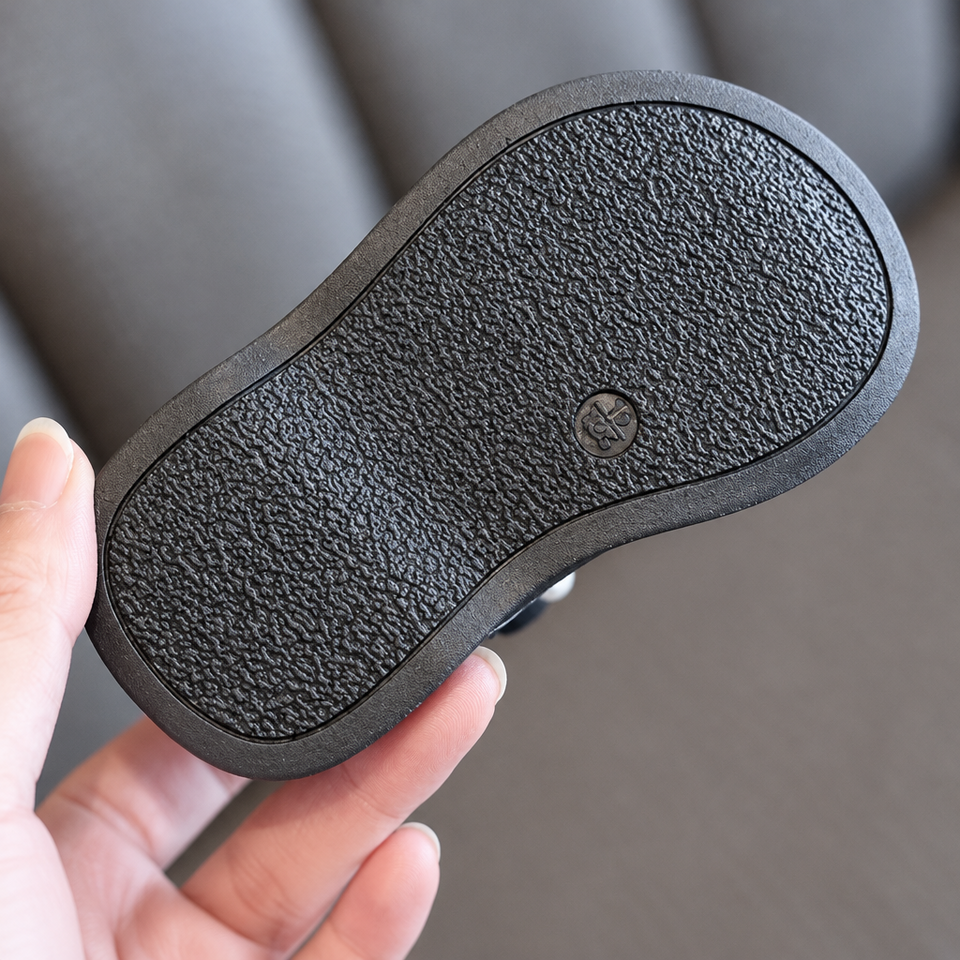 PearlCharm – Elegant & niedlich – Kinder-Stiefeletten mit Perlenverzierung