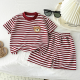 Kids Stripe Outfit – Trendy & bequem – Sommeroutfit für Kinder