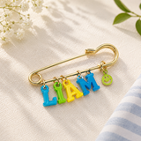 Personalized Charm Pin – Persönlich & stilvoll – Namensbrosche