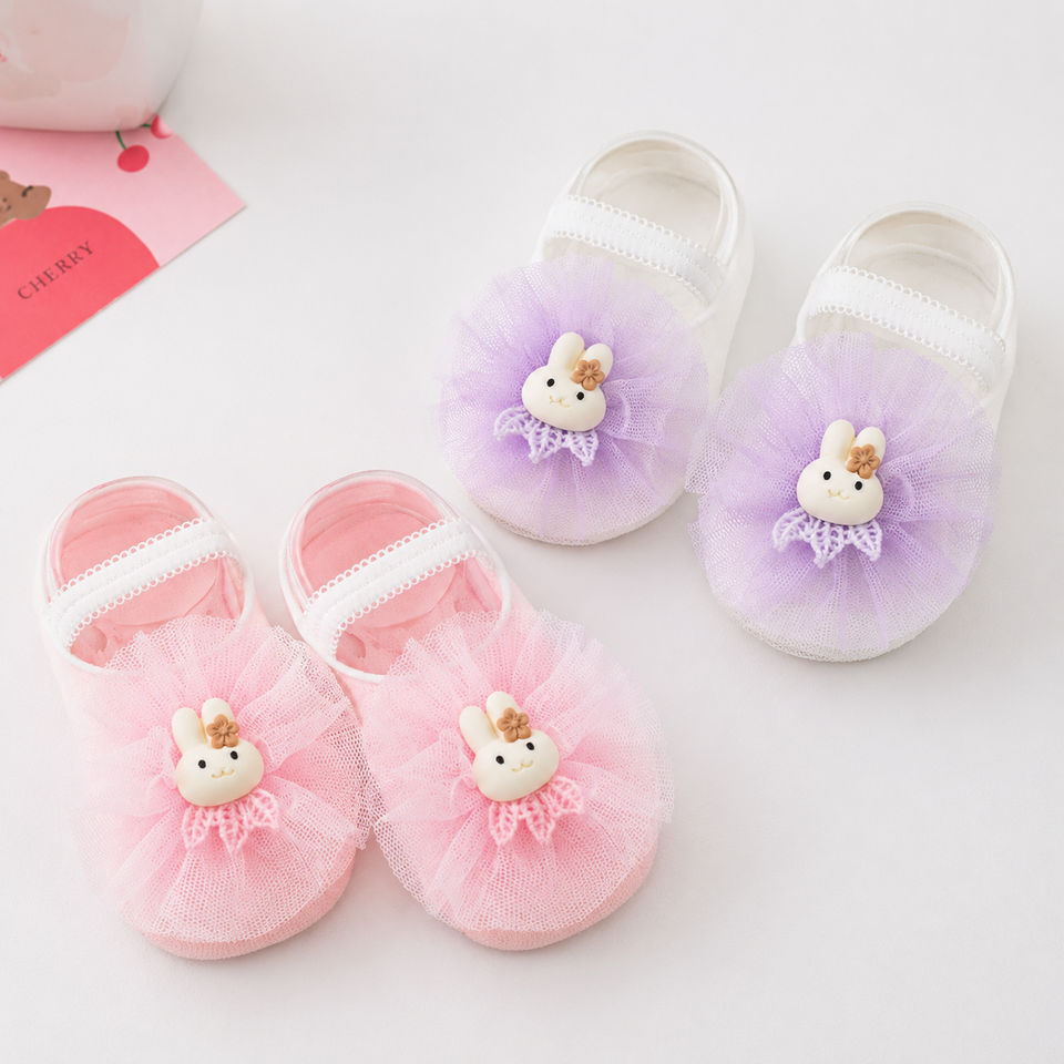 SweetFeet – Weich & niedlich – Babysocken mit Blumen und Spitze