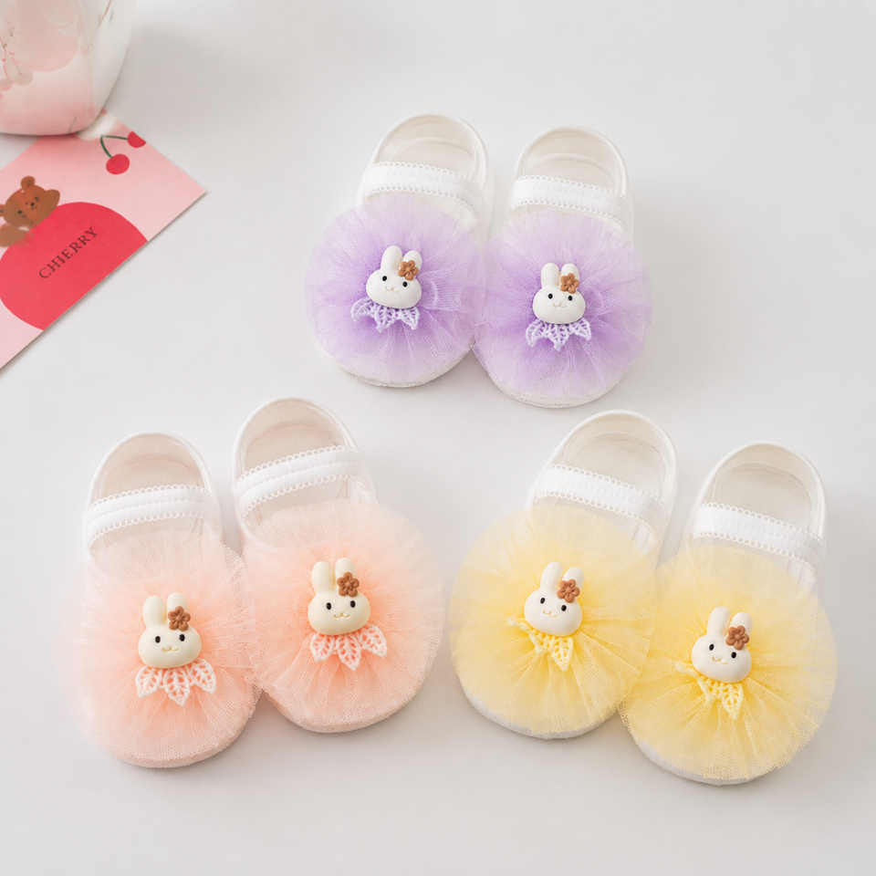 SweetFeet – Weich & niedlich – Babysocken mit Blumen und Spitze