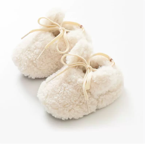 SnuggleBunny – Warm & Sicher – Rutschfeste Hasen-Hausschuhe