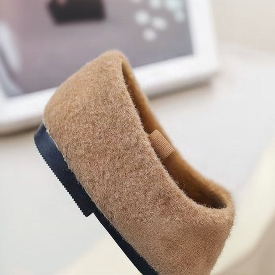 SoftSteps –  Warm & Weich – Mädchen-Schuhe mit Plüsch-Bommel