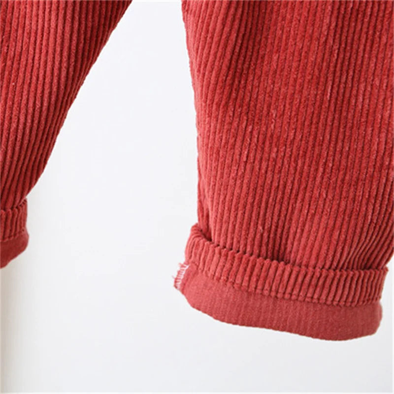 TinyTrend – Bequem und stilvoll – Cord-Latzhose