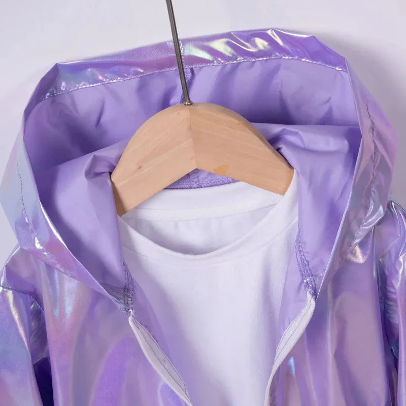 LumiBreeze – Glänzend & Leicht – Kinder-Regenjacke mit Kapuze