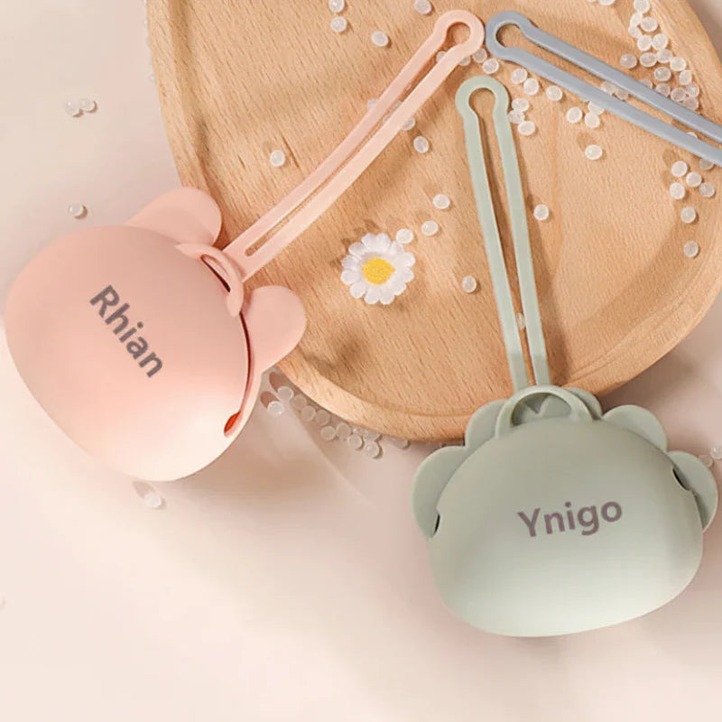 Personalized Pacifier Case – Graviert & praktisch – Personalisierter Schnullerhalter