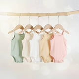 Summer Bodysuit – Leicht & bequem – Gestrickter Baby-Strampler