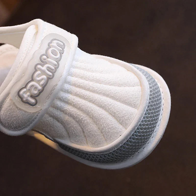 TinySteps – Atmungsaktiv & leicht – Sommersandalen für Babys mit rutschfester Sohle