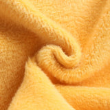 Mini Fashion – Weicher Fleece-Strampler mit Dino-Aufdruck